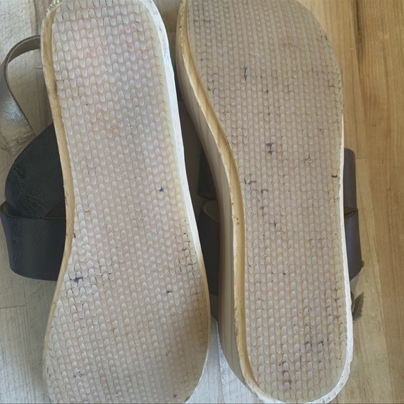 UGG Koolaburra Wood & Leather Platform/Wedge - Picture 7 of 8